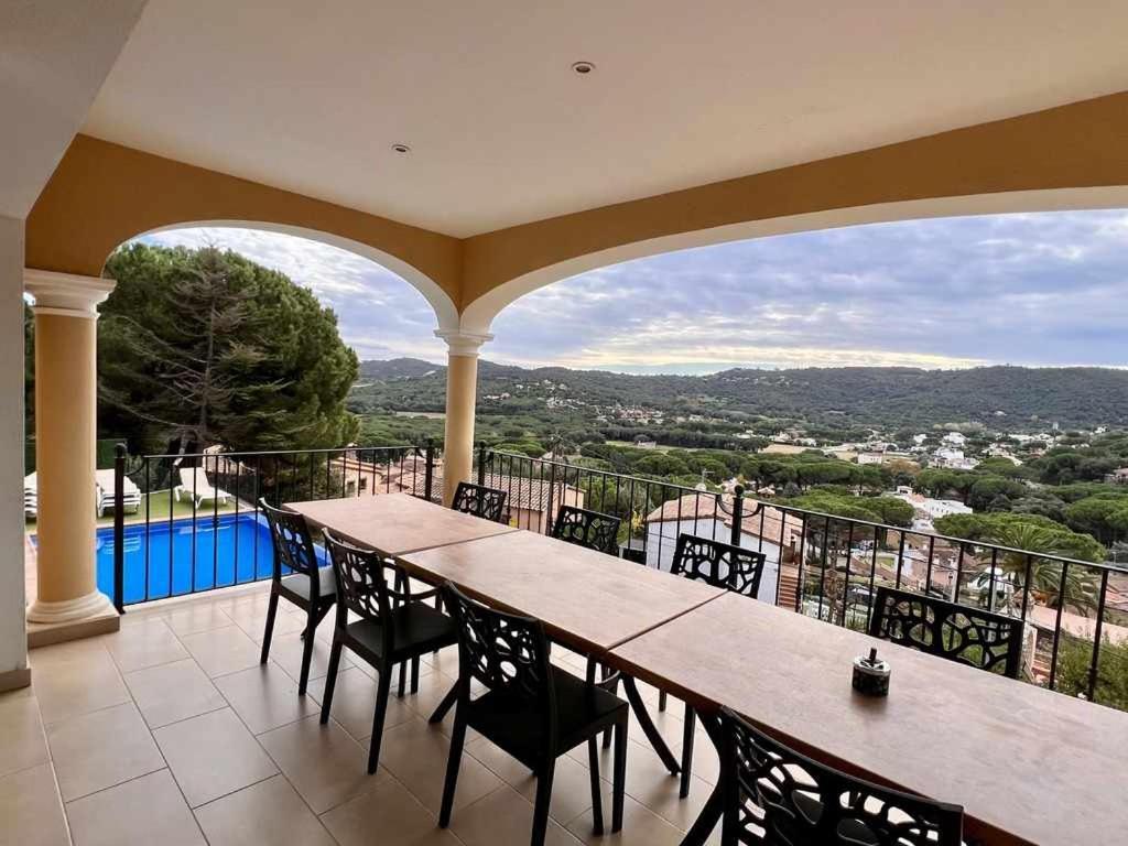 Casa Mas Ambros Con Piscina Desbordante Villa Calonge  Exterior photo